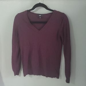 Burgundy light sweater